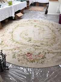 Round large needlepoint