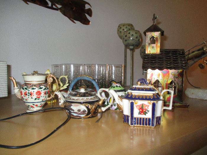 Small collectible tea pot boxes