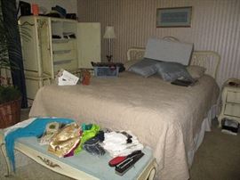 Queen bed and bench for foot of bed