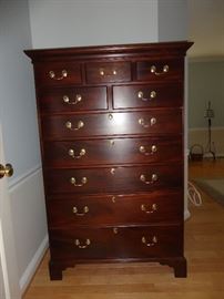 Stickley chest of drawers - as new!