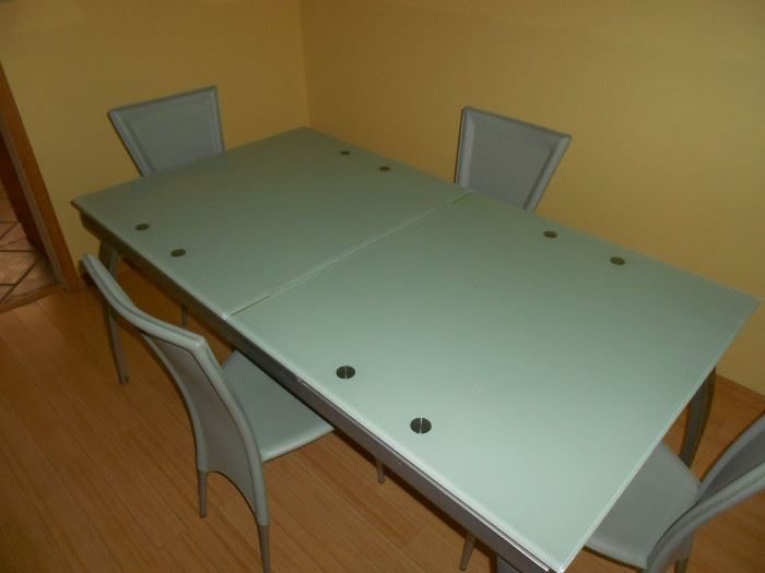 Copenhagen Contemporary Dining Table With Leaf and 4 Chairs