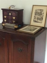 Old radio and turntable