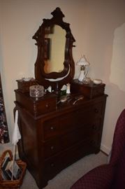Beautiful Antique Victorian Style Dresser with fancy Ox-Bow  style  swivel Mirror