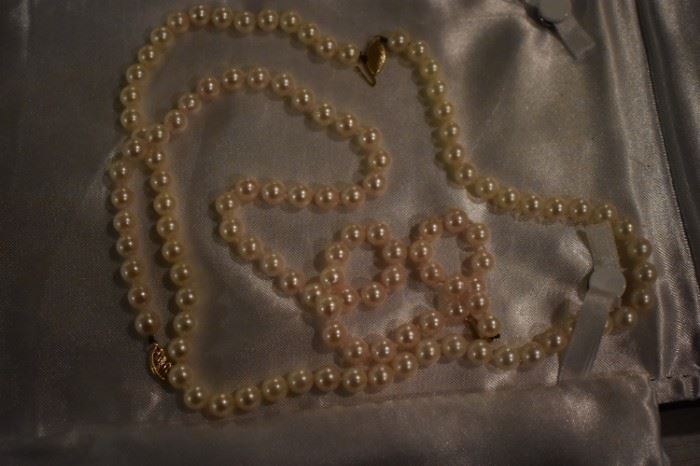 Elegant Quality Strands of Pearls for that Special Christmas Gift!