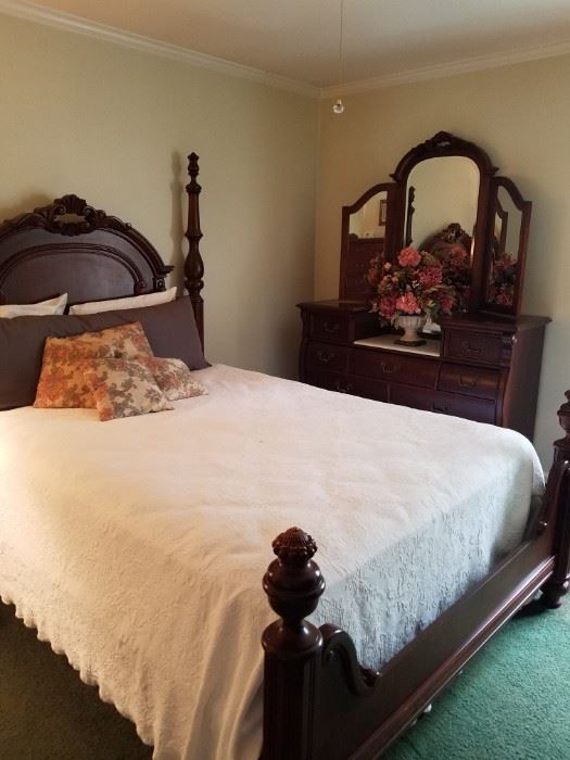 Gorgeous Bed, chest, dresser