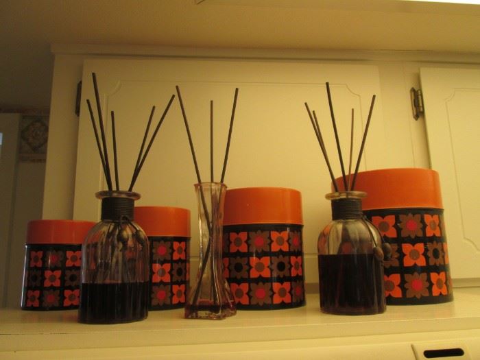Vintage Canister Set, great colors!