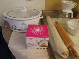 Crock Pot and Tea Maker, just in time for Holiday Prep!