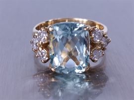 Museum Quality Natural Aqua & Diamond Estate Ring in 18k Gold
