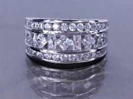 Gorgeous Verragio Signed Designer Ring
