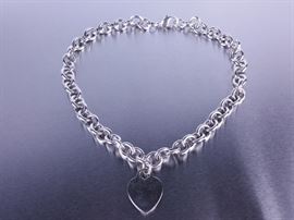 Ladies 12ct Tiffany & Co. Signed Designer Heart Necklace

