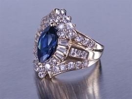 Ladies 4ct Sapphire Estate Ring in Solid Yellow Gold
