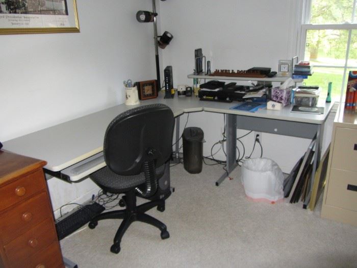 Corner Computer Desk and rolling Chair