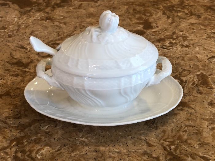 Mini soup tureen from Italy.