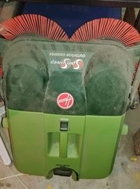 Hoover Spin Sweep outdoor sweeper   -- GARAGE