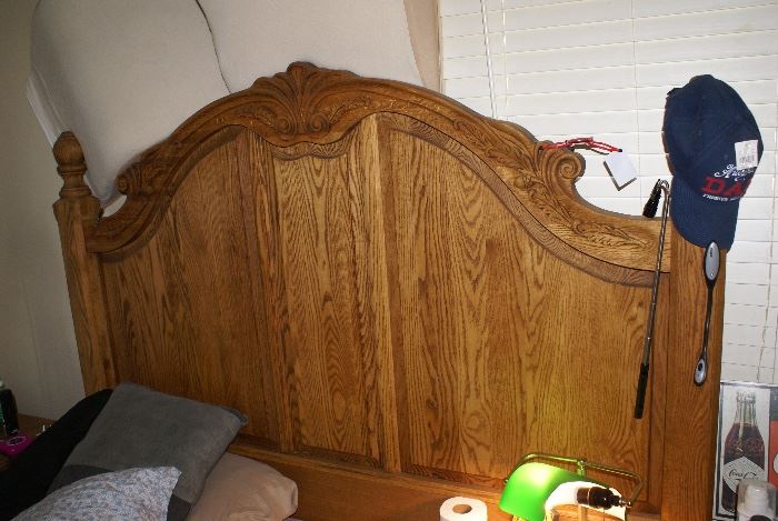Amish Hand-made King / Queen Oak Bed with Head & Foot Boards. Also have a Matching Step Storage Box