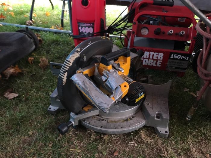 DeWalt Compound Miter Saw