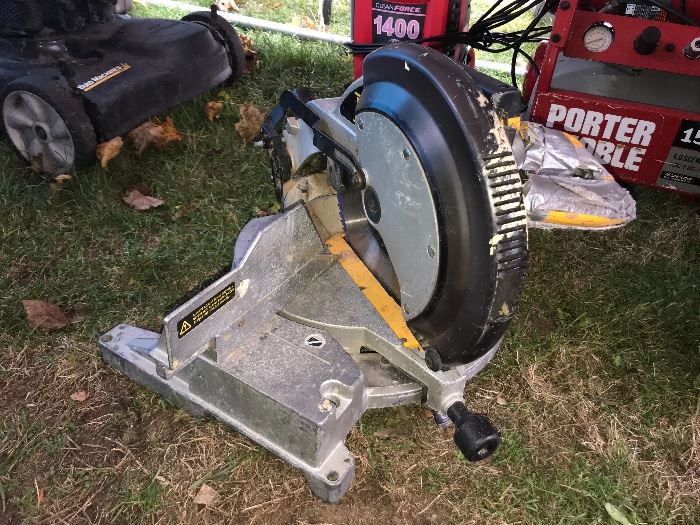 DeWalt Compound Miter Saw