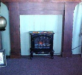 FIREPLACE SURROUND WITH MANTLE