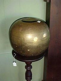 HAMMERED BRASS PLANTER/VASE-1