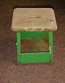 GREEN STOOL