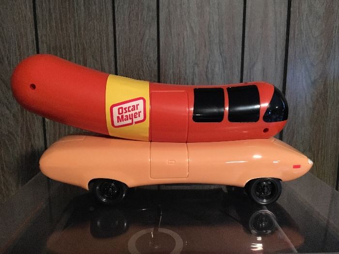 Fun! Oscar Mayer Hotdog-mobile.