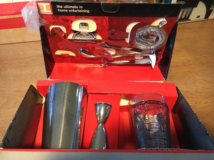 Boxed bar set.