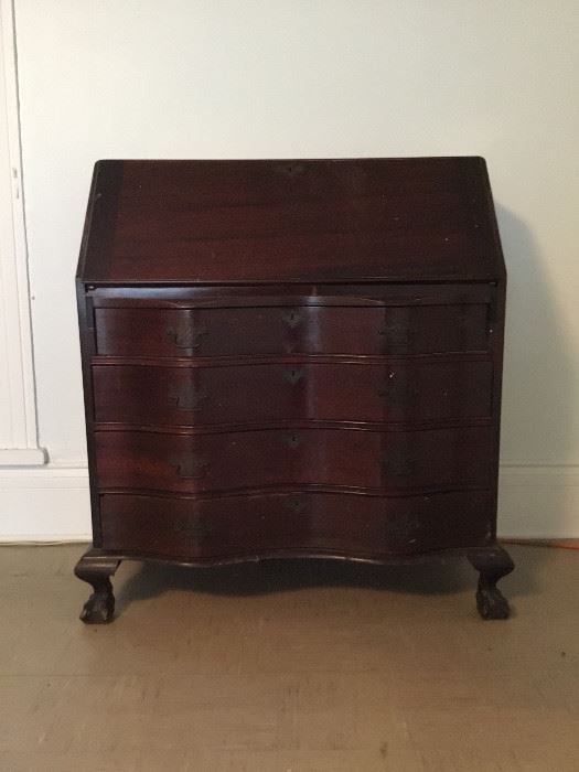 Low Boy Desk https://ctbids.com/#!/description/share/56945