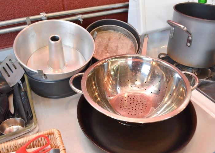 Baking Pans, Colander 