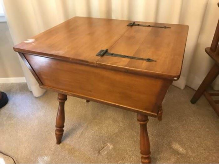 Baumritter Colonial Furniture Dough Box End Table