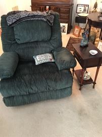 swivel chair and recliner, side table , cat decoration