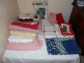 Holiday linens