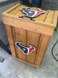 Texan wooden trash can