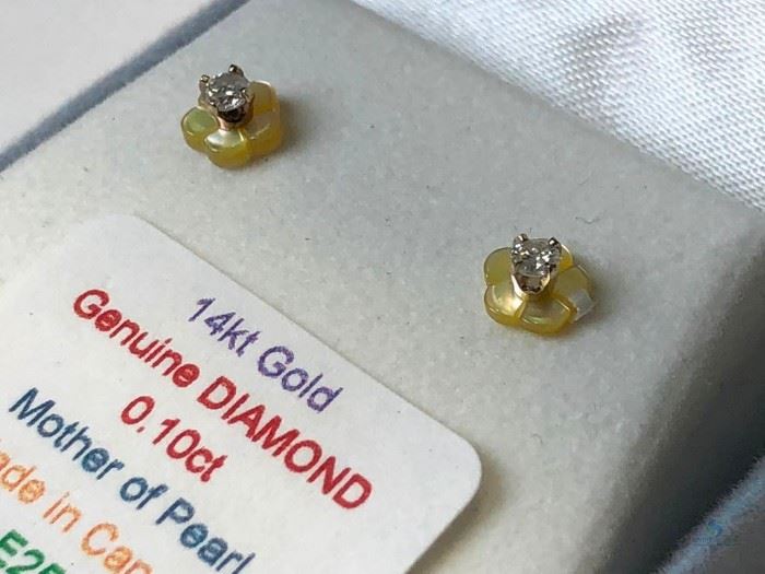 14k Gold and Diamond .10ct MOP Earrings