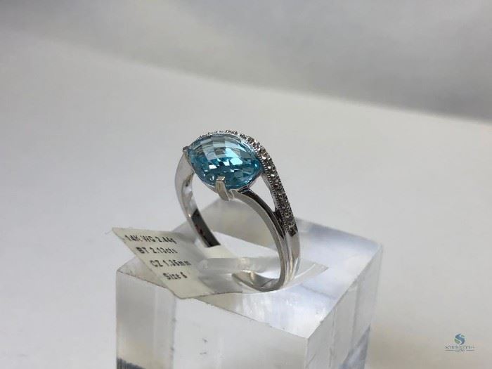 14k White Gold and Blue Topaz 2.13ct and CZ Ring