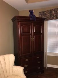 HAVERTYS CHERRY WOOD BEDROOM SET
