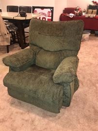 LIKE NEW LA-Z-BOY CHAIR