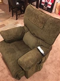 LIKE NEW LA-Z-BOY CHAIR