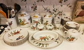 Vintage royal Worchester "Evesham" Dinnerware Collection