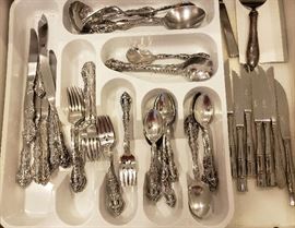 Oneida Michelangelo Flatware Set
