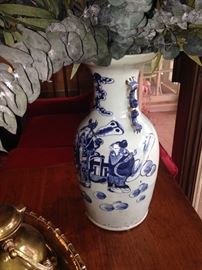 Large Asian blue & white vase