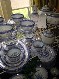 66 pieces of china trimmed in blue