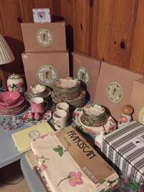 Large Amount of Franciscan Desert Rose(Some Boxed)