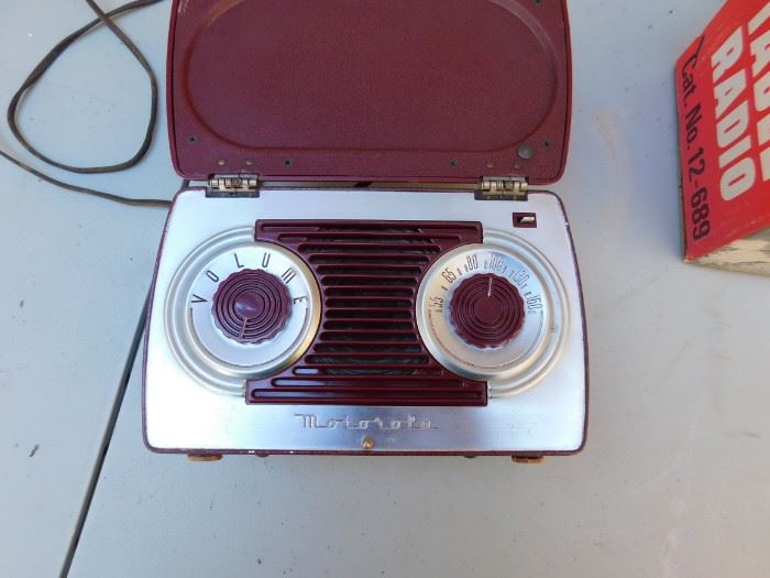 Motorola Model 5A7A Lunchbox Radio