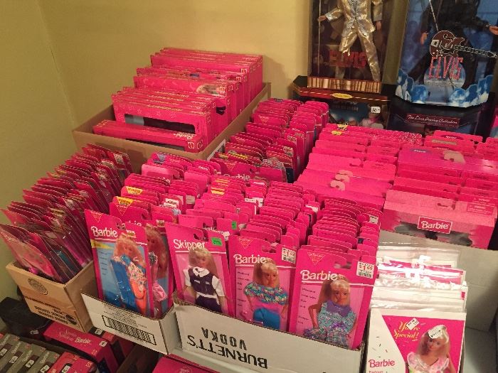 Lots of Barbie Clothes & Accessories