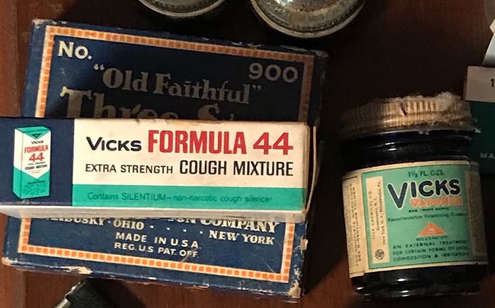 Vicks Formula 44 Premium
