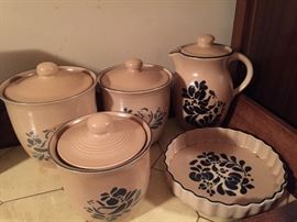 Pfaltzgraff Pottery Items