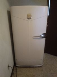 Vintage 50's Hotpoint refrigerator / Freezer - marked Chicago with the number 1 on the back - full working condition,