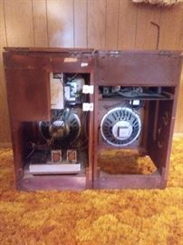 Vintage Magnovox Stereo / Radio 