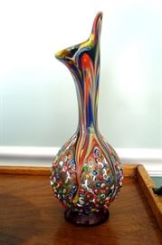 Outstanding example Murano hand blown glass vase. This beautiful vase has the original Murano label on the bottom.