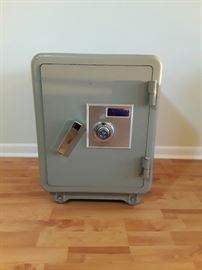 SENTRY Safe      https://ctbids.com/#!/description/share/58789